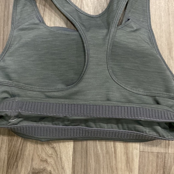 Nike classic drifit swoosh bra. Size XL - Picture 3 of 3